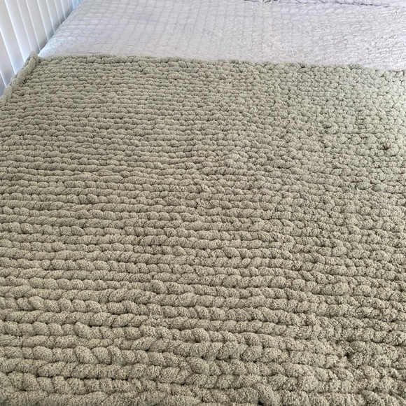 Sage Green Hand Knitted Chunky Blanket - Picture 4 of 9